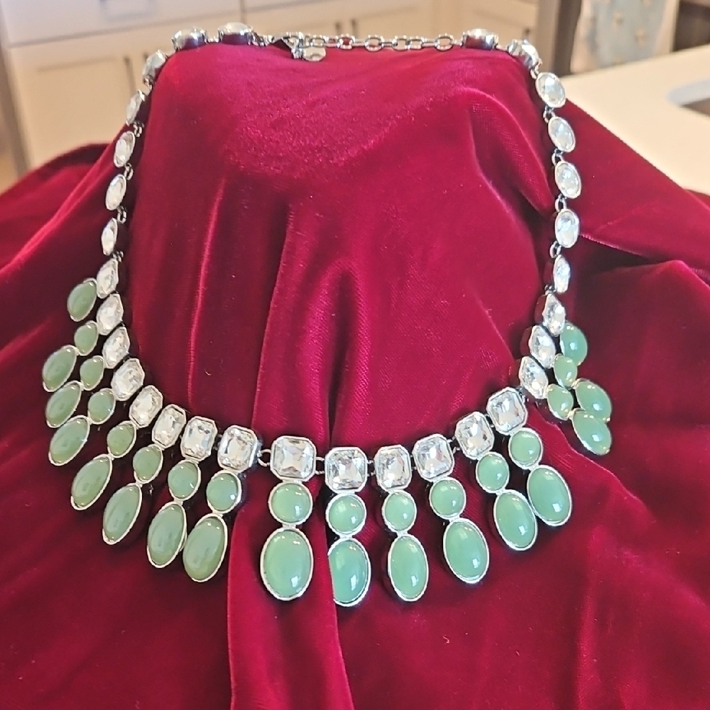 Talbots Elegant Green and Silver Necklace - Picture 1 of 6